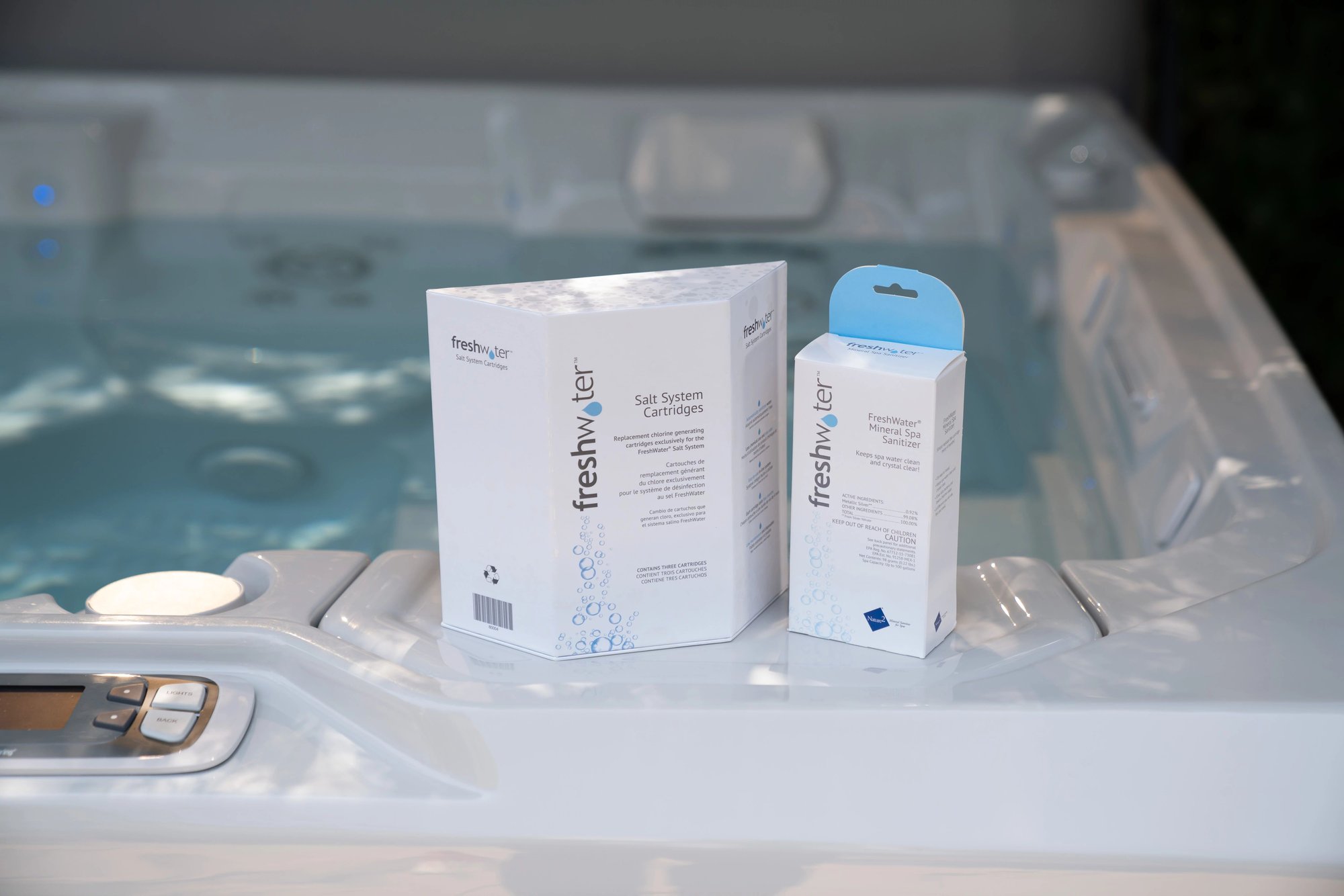 HotSpring_Limelight_2020_Flair_IceGray_CoastalGray_Lifestyle_WaterCare_10